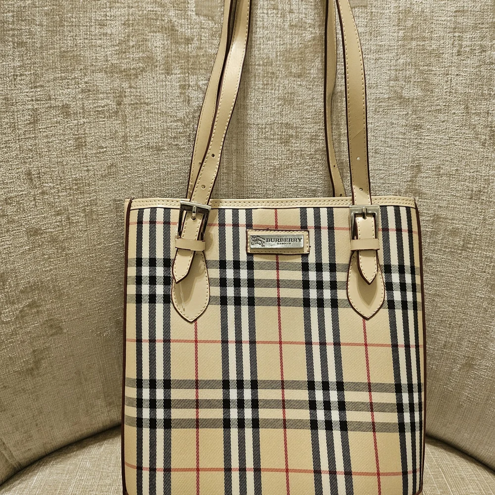 Classic Check Beige Tote Bag - Picture 2 of 6